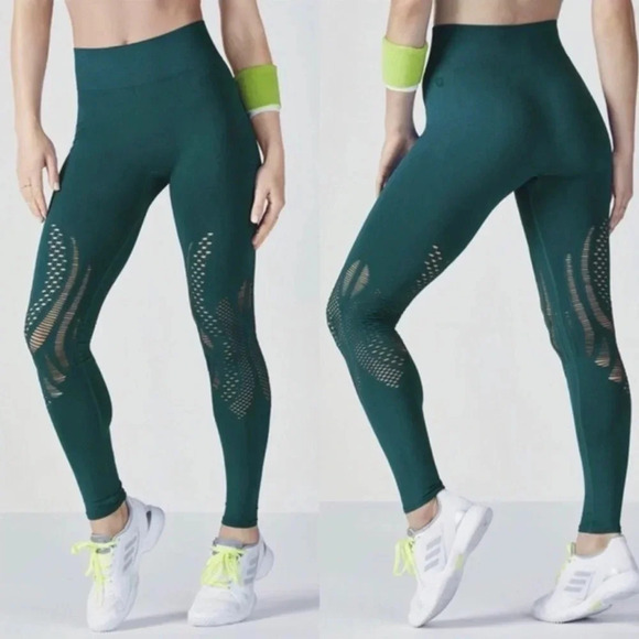 Fabletics Ishani Major Moves Seamless Tights Size Medium Ribbed Waist Laser Cut - Picture 1 of 8